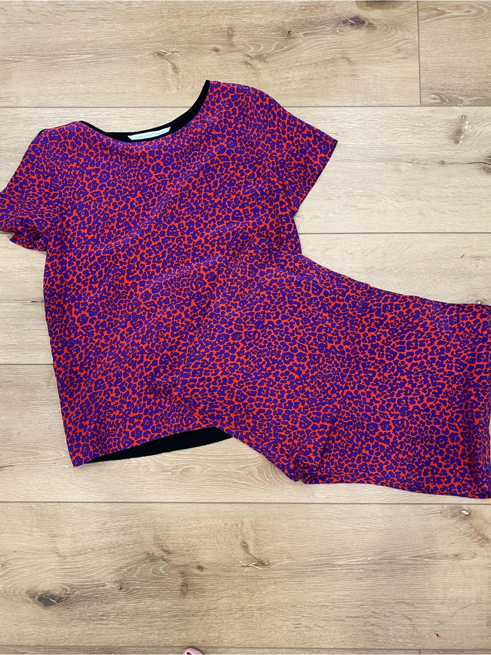 Diane von Furstenberg DVF Ora Silk Leopard Short Set Red Purple 10/12 Designer